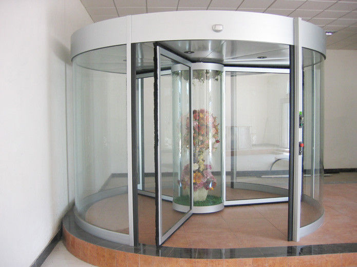 Commercial Three wing automatic revolving door 150KG with central showcase